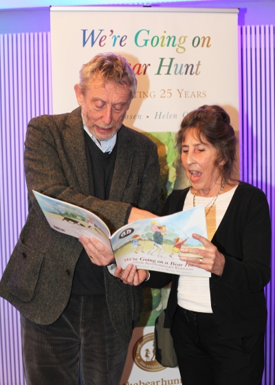 Michael Rosen and Helen Oxenbury read We're Going on a Bear Hunt together